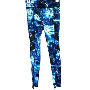 Popfit blue camo leggings, small